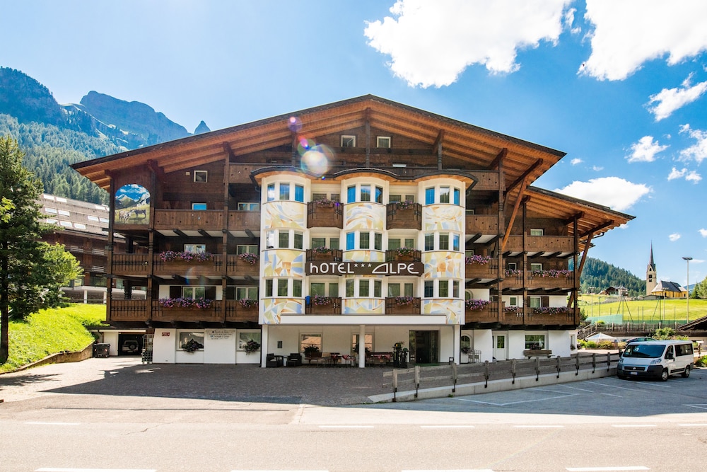 Hotel Alpe - last minute hotel in Canazei