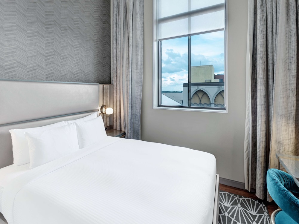 Tulsa Club Hotel Curio Collection by Hilton - photo 18