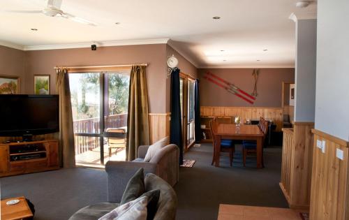 Whistler - carbon neutral hotel in Bright