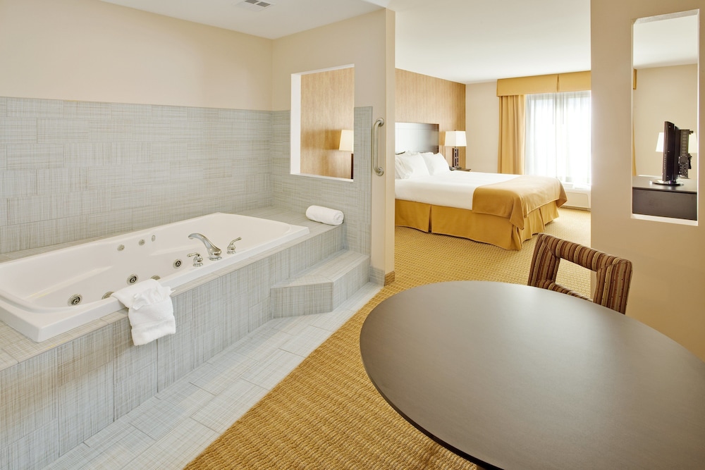 Holiday Inn Express Hotel & Suites Lebanon by IHG - photo 10