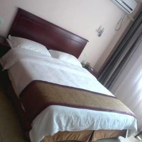 Tianfu Hotel - carbon neutral hotel in Tongren