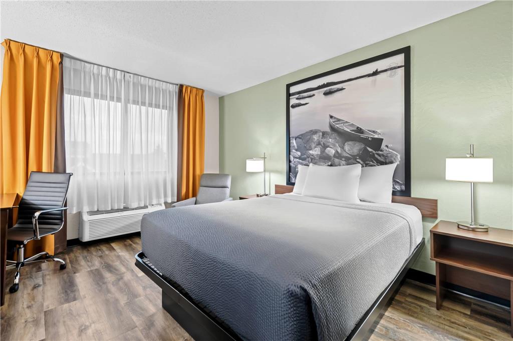 Super 8 by Wyndham Alexandria MN - photo 25