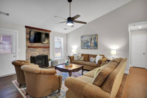 Home Sweet Home By Mall of GA & Suwanee Town — 4-Star Luxury Hotel in Sugar Hill, United States