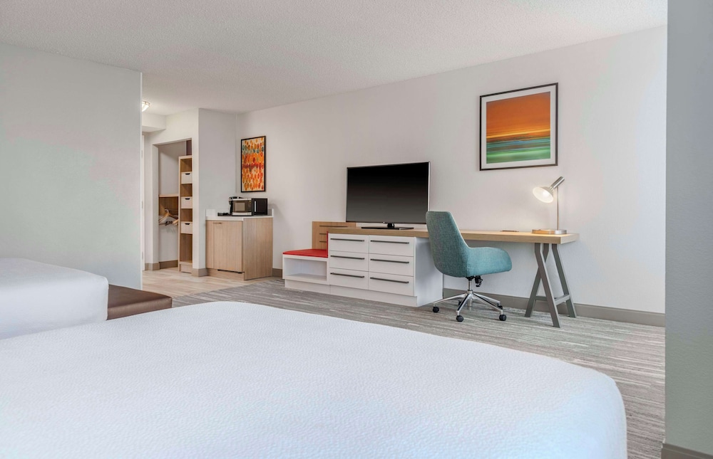 Hilton Garden Inn Denver Airport - photo 16