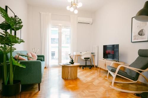 Quiet 2BR home in Katehaki metro — 4-Star Luxury Hotel in Athens, Greece