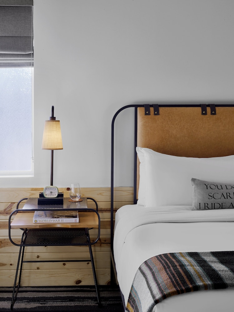 Cavalry Court by Valencia Hotel Collection - photo 15