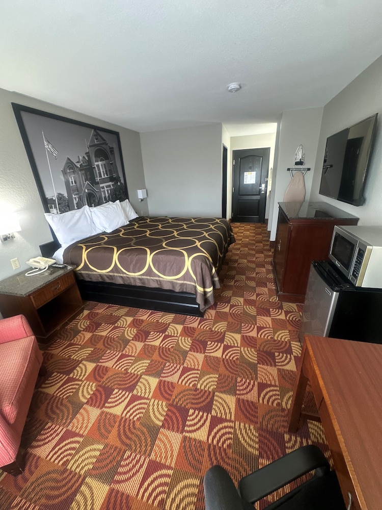 Super 8 by Wyndham Lake of the Ozarks - photo 15