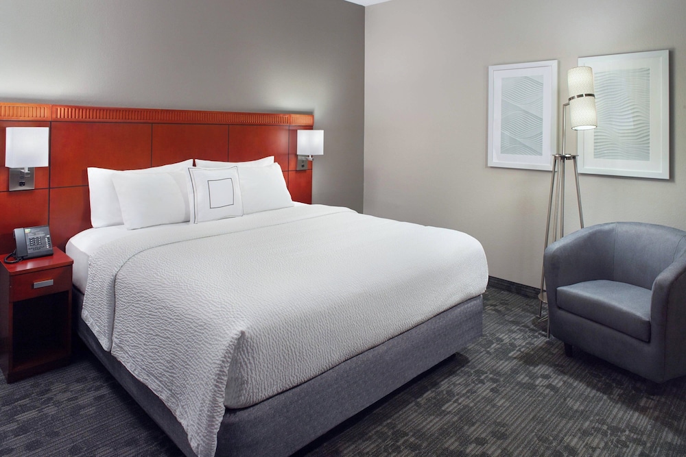 Courtyard by Marriott Greensboro - photo 8