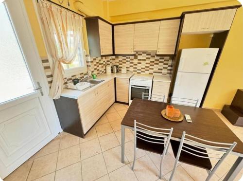 Mezoneta in Chios, Greece