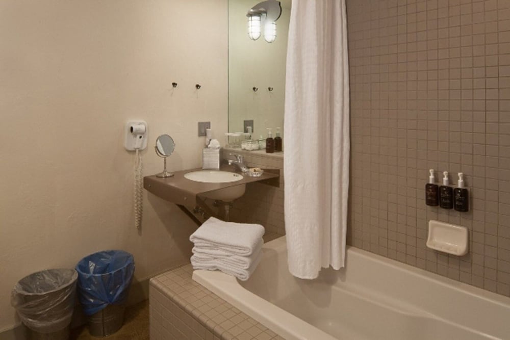 PlumpJack Inn - photo 18