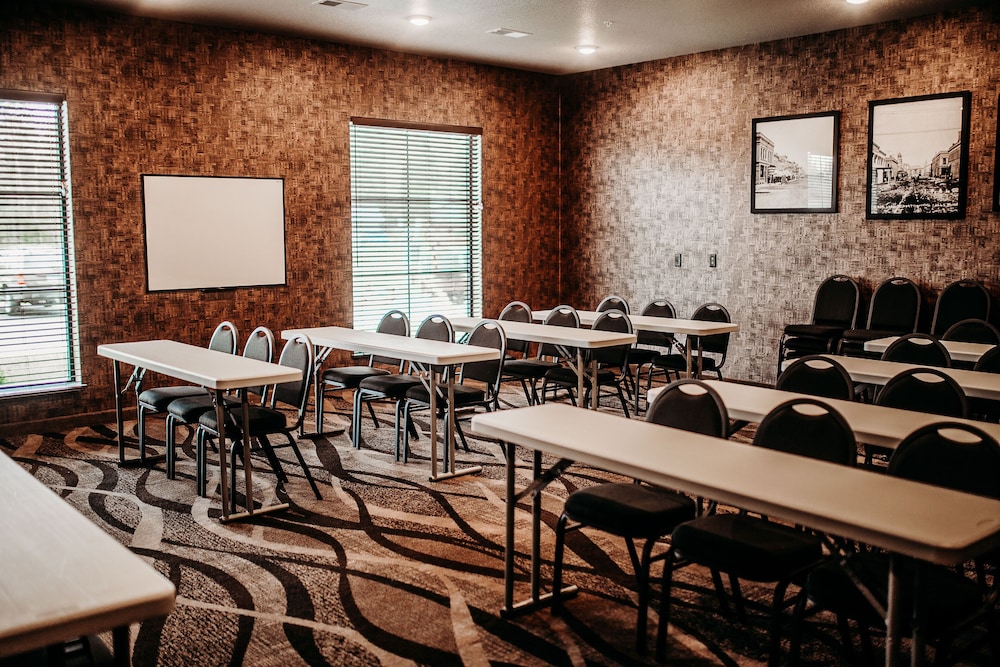 Cobblestone Hotel & Suites International Falls - photo 46