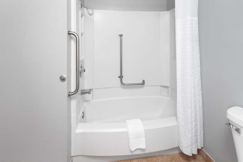 Super 8 by Wyndham Sun Prairie Madison E - featured photo