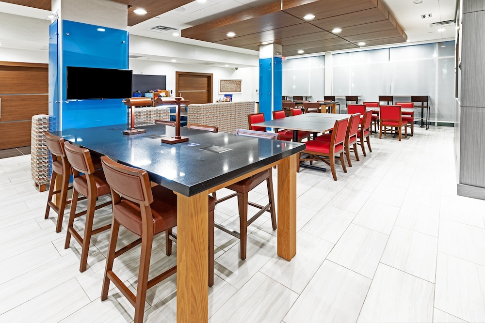 Holiday Inn Express & Suites Stafford NW Sugar Land by IHG - photo 52