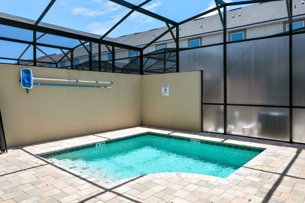Luxury Town With Splash Pool In Solara Resort 4 Bedroom Townhouse by RedAwning - photo 17