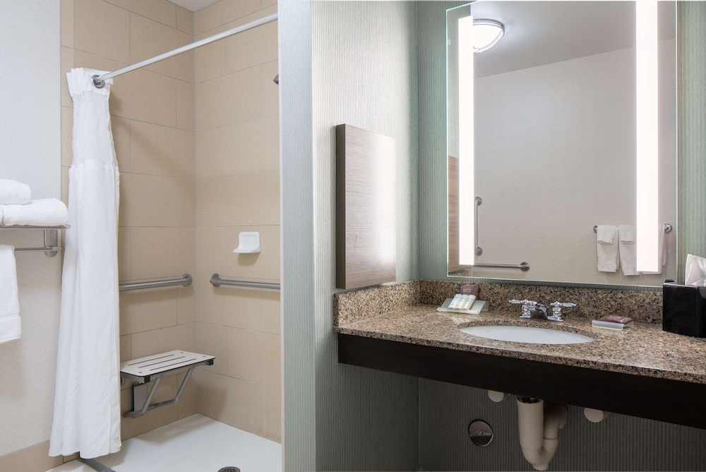 Hilton Garden Inn Manhattan - photo 19