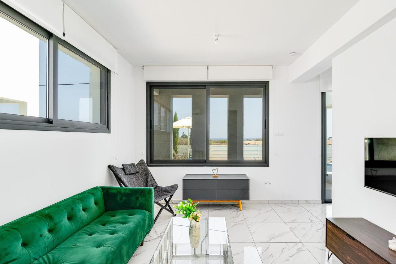 Villa Alassia 20 by Ezoria Villas