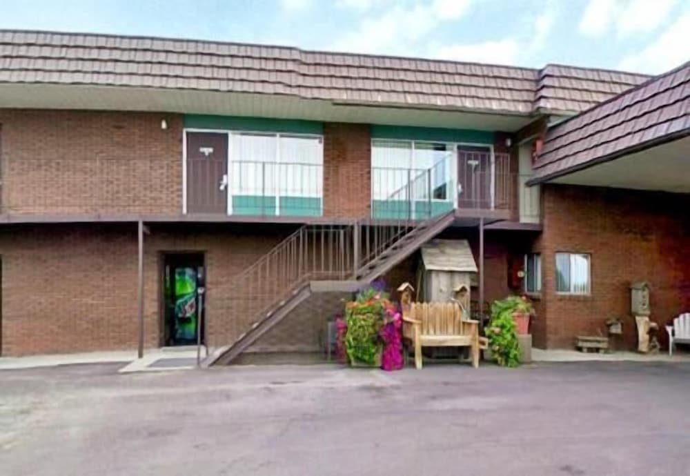 Americas Best Value Inn Roosevelt Ballard - photo 19