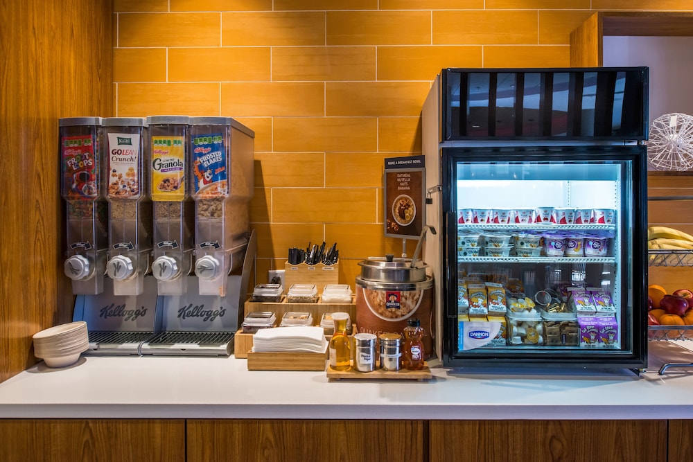 SpringHill Suites by Marriott Kingman Route 66 - photo 47
