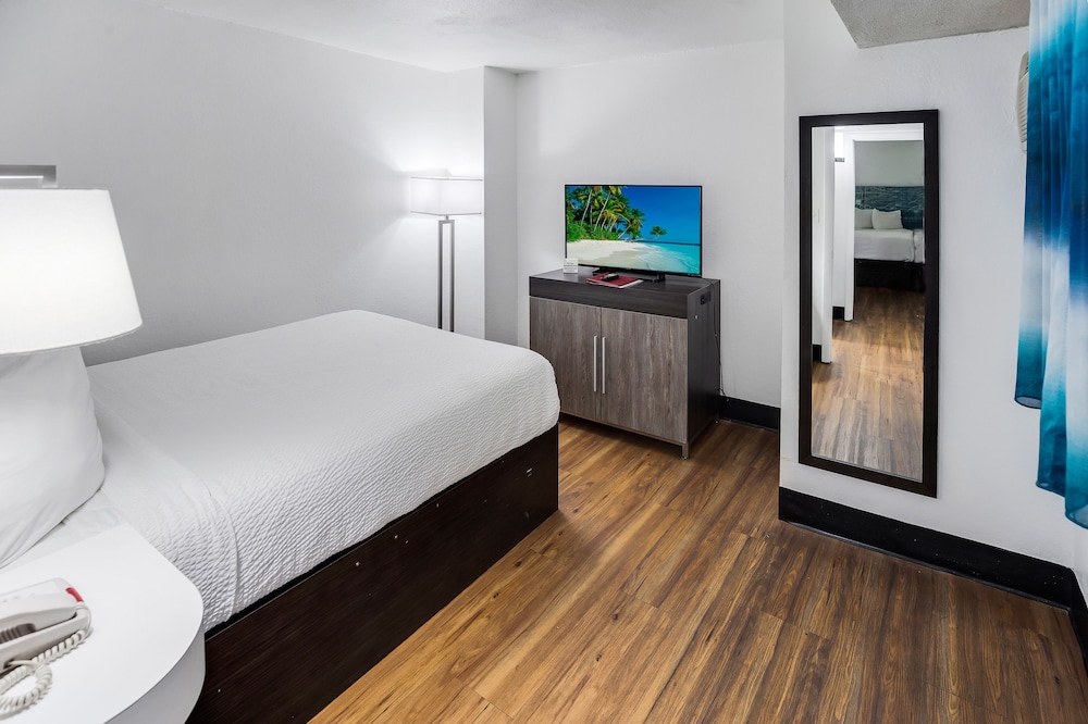 Tropical Seas Hotel - photo 30