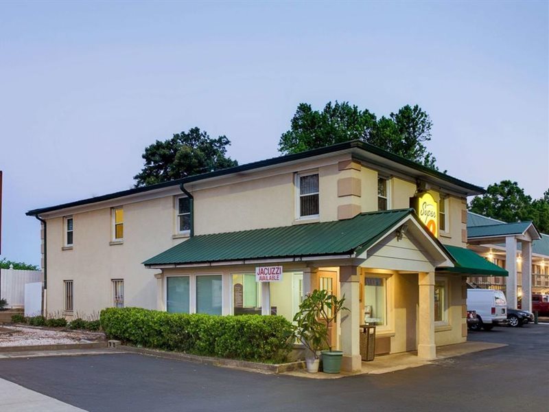 Super 8 by Wyndham Charlotte Downtown Area - featured photo