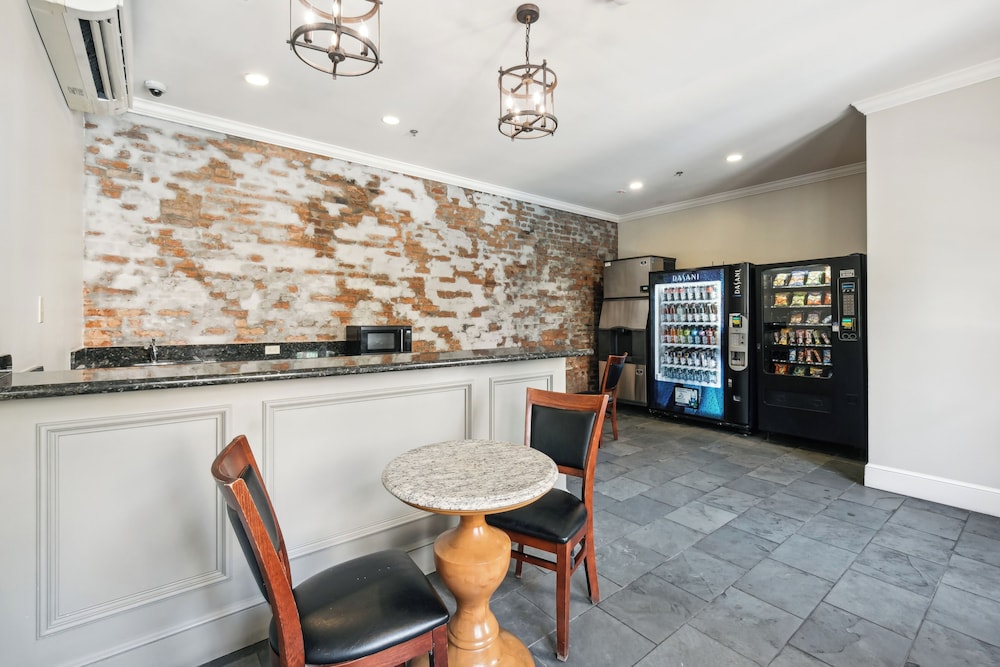 French Market Inn - photo 16