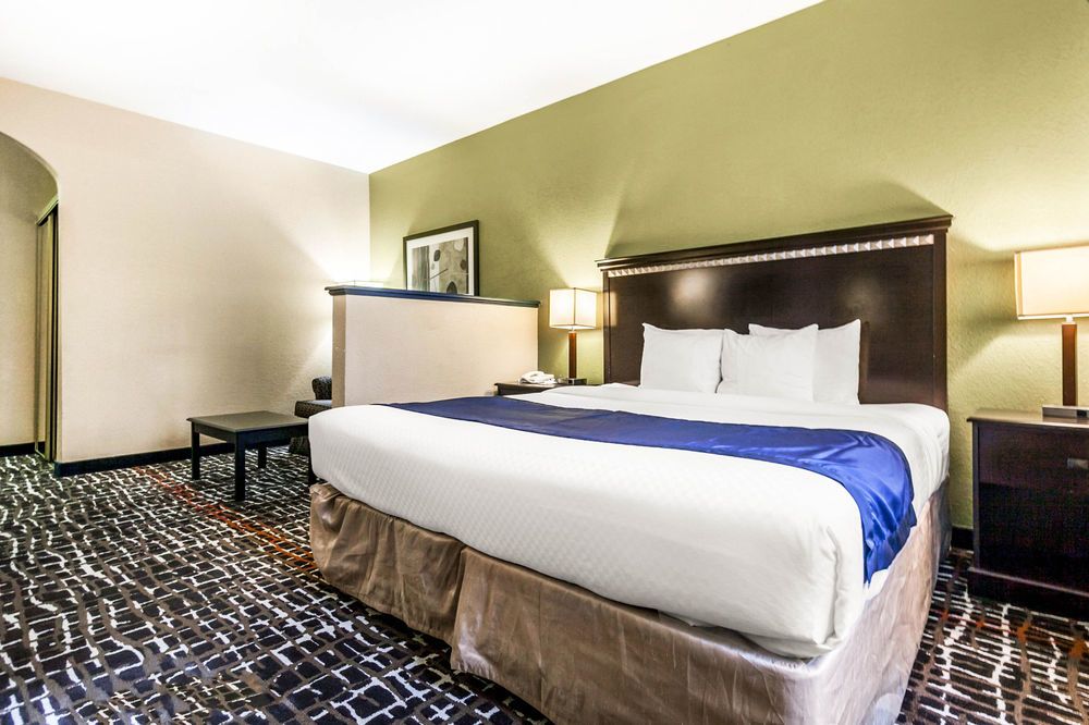 Rodeway Inn & Suites East I 44 - photo 33