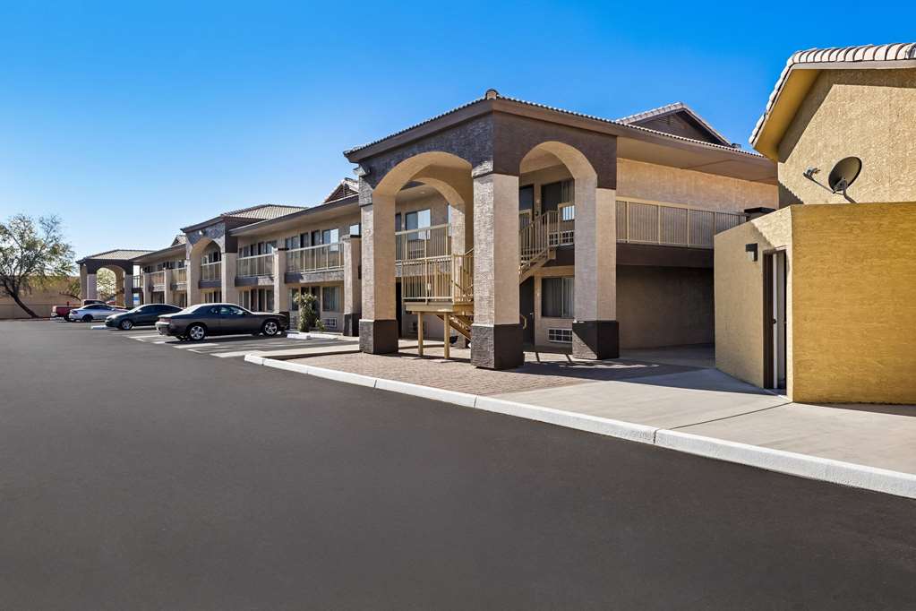 Days Inn by Wyndham Buckeye - photo 3