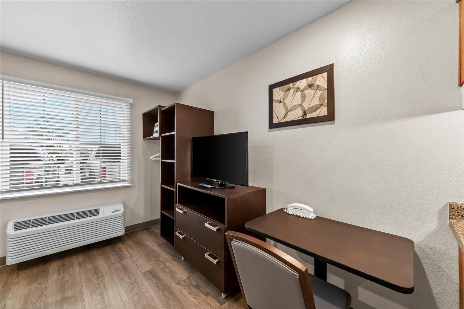 WoodSpring Suites San Antonio South - photo 9