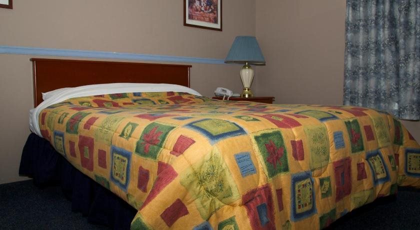 Valemount Hotel — Unknown City — photo 2