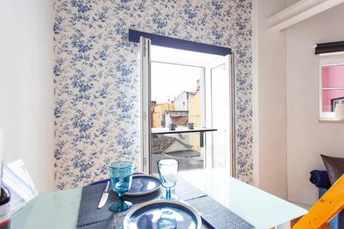 Alfama I eco penthouse with view & french balcony