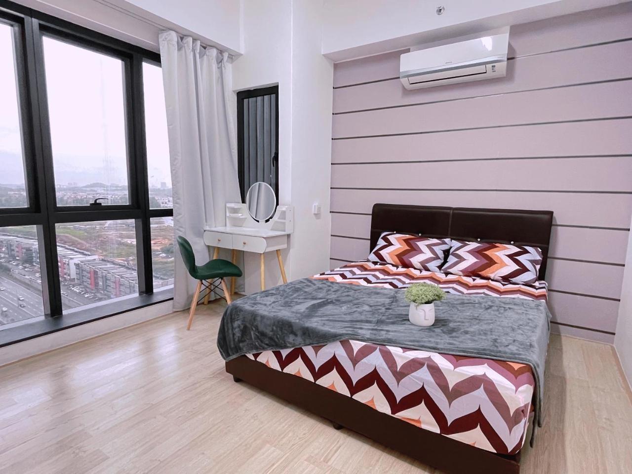 Pavilion 2 Revo l Rooftop Swimming Pool LS15 — 4-Star Luxury Hotel in Kuala Lumpur, Malaysia