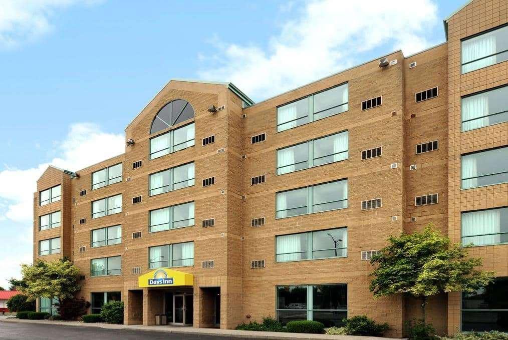 Days Inn by Wyndham Niagara Falls Lundys Lane