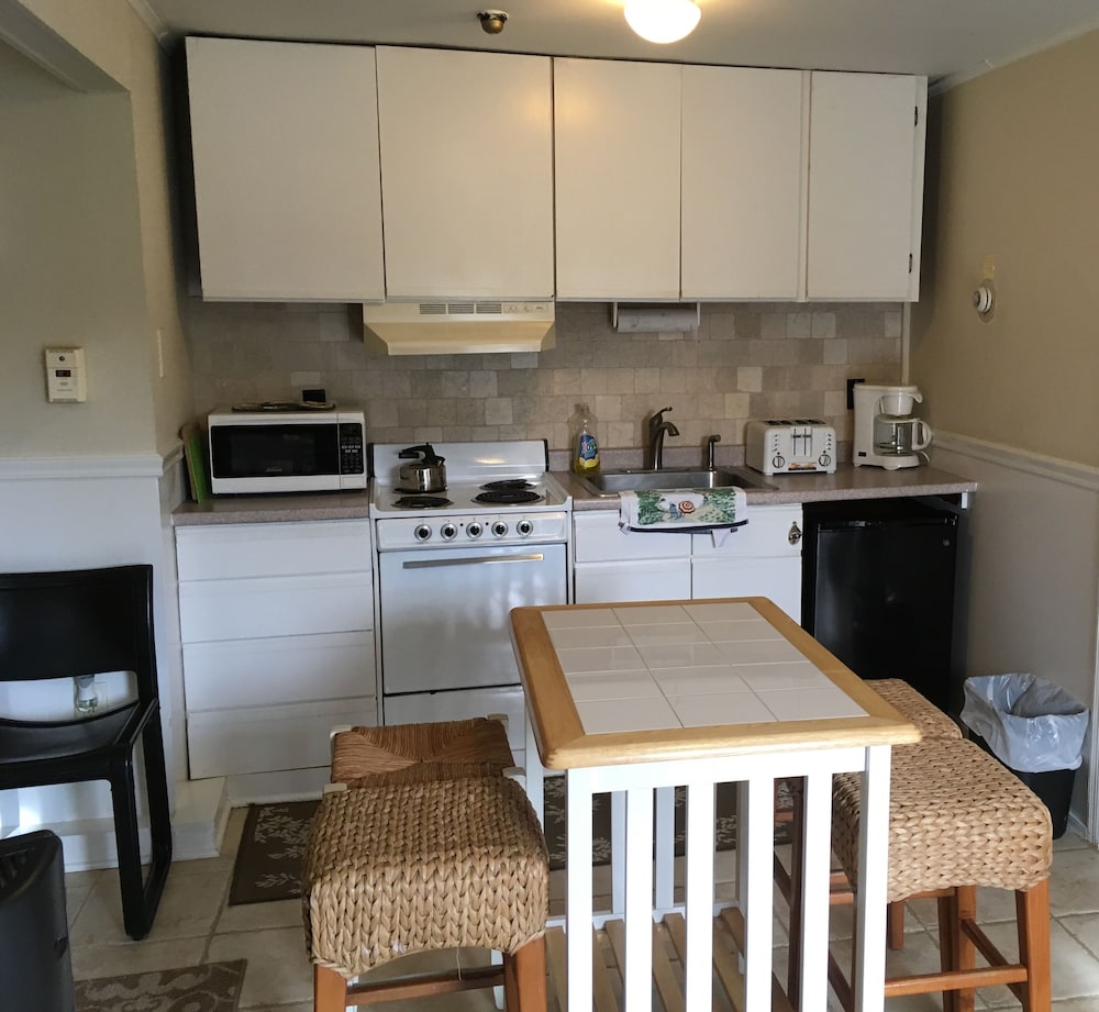 Westhampton Seabreeze Motel - photo 13