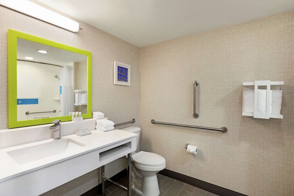 Hampton Inn & Suites Fort Lauderdale Airport - photo 22