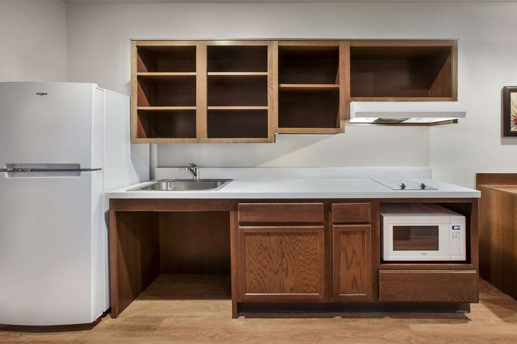 WoodSpring Suites Washington DC Northeast Greenbelt - photo 14