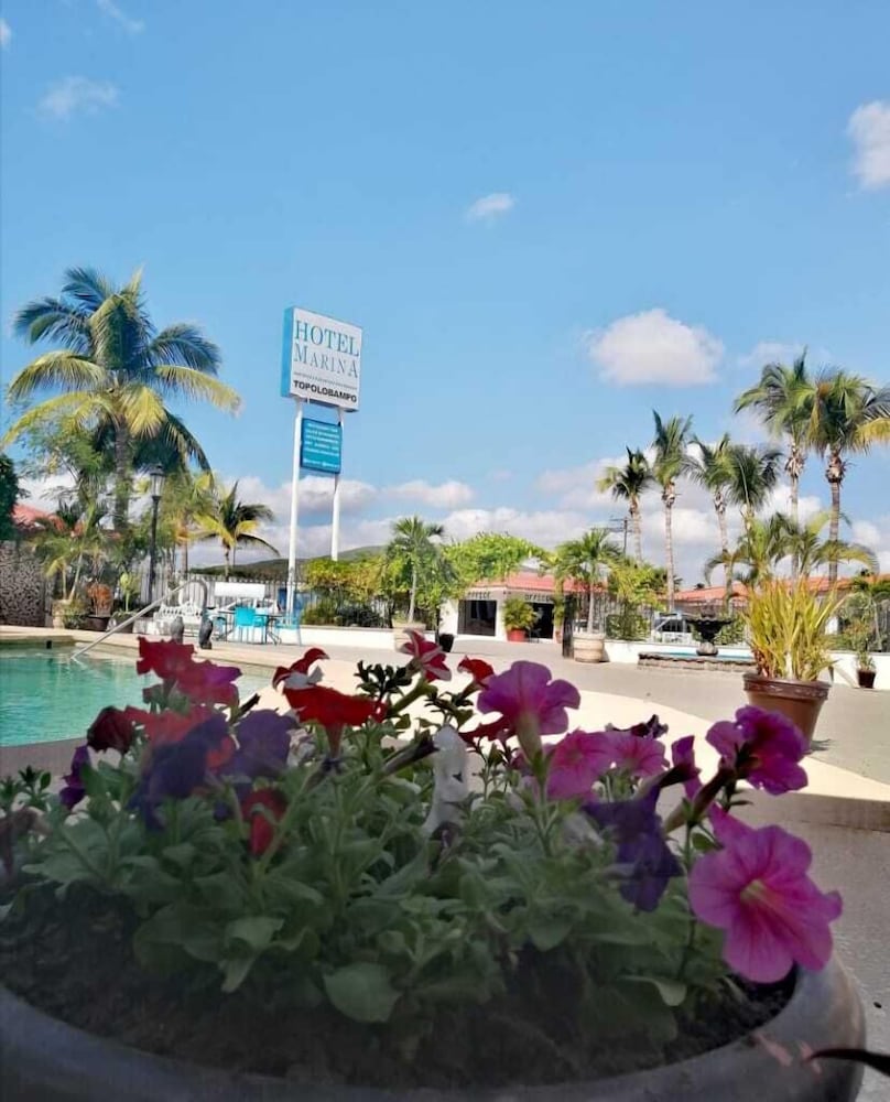 Hotel Marina Topolobampo in Topolobampo, Mexico