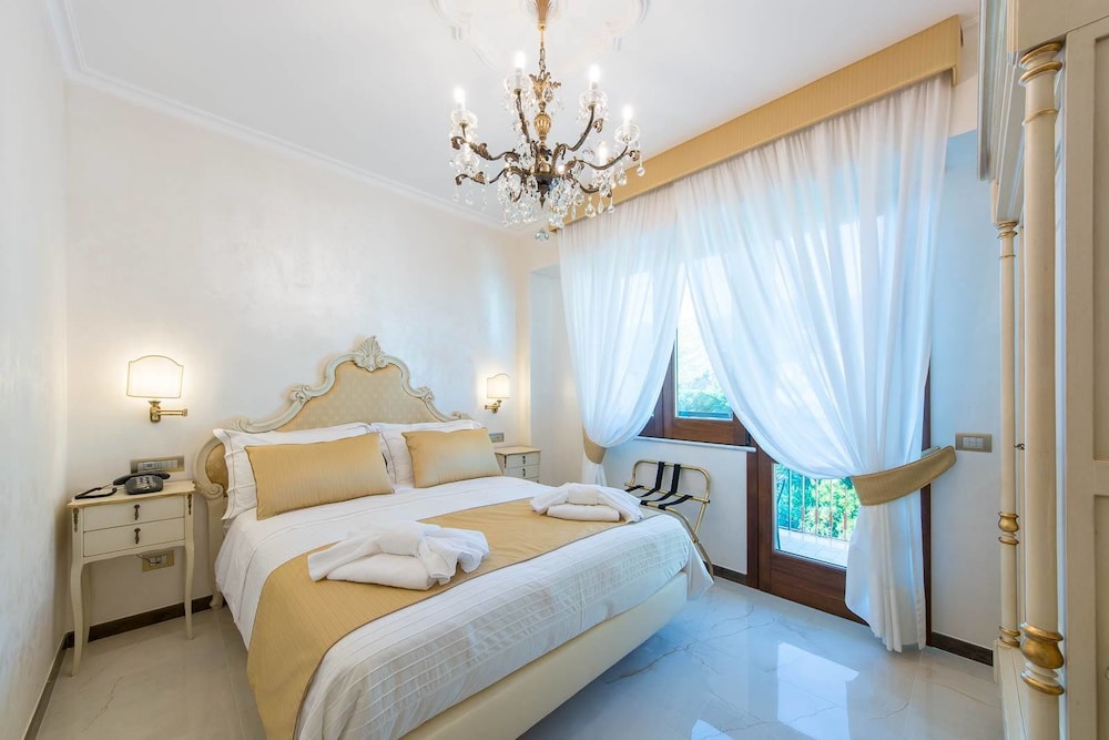 B&B Palazzo Montesanto — 5-Star Luxury Hotel in Maiori, Italy