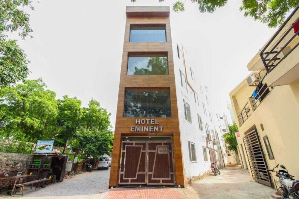 Hotel Eminent - carbon neutral hotel in Agra