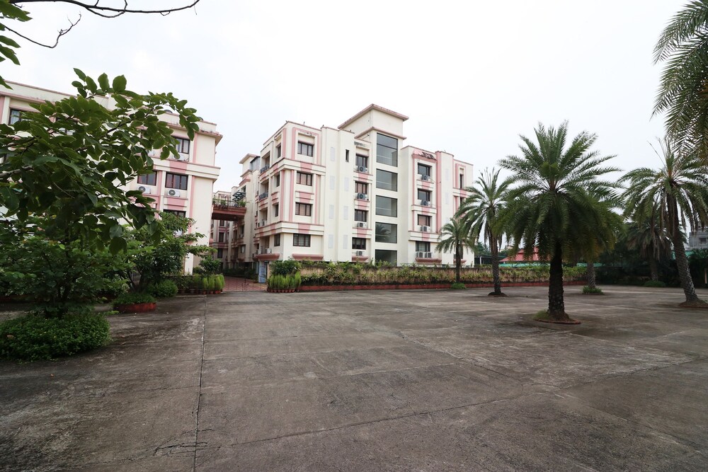 Capital O 19639 LBD Resorts & Hotels in Kolkata, India