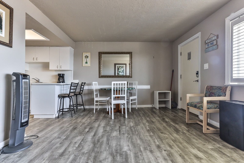 Coastal Waters Inn - photo 119