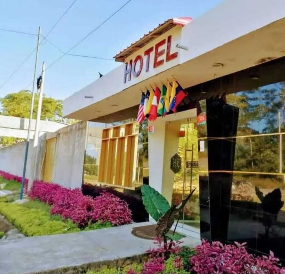 Hotel Embassy Suites in Nauta, Peru