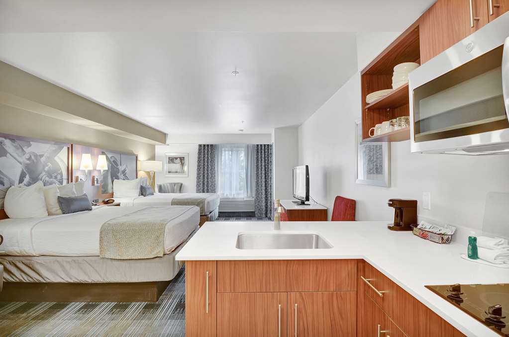 Executive Residency by Best Western Navigator Inn & Suites - photo 6