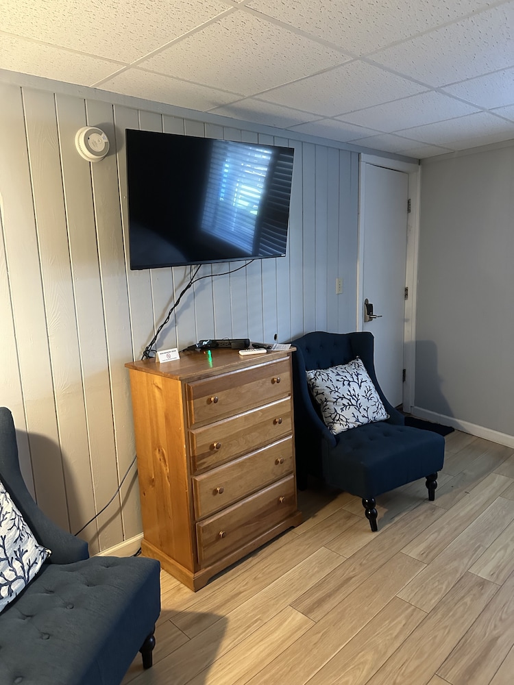 Vineyard Harbor Motel Private Beach - photo 114