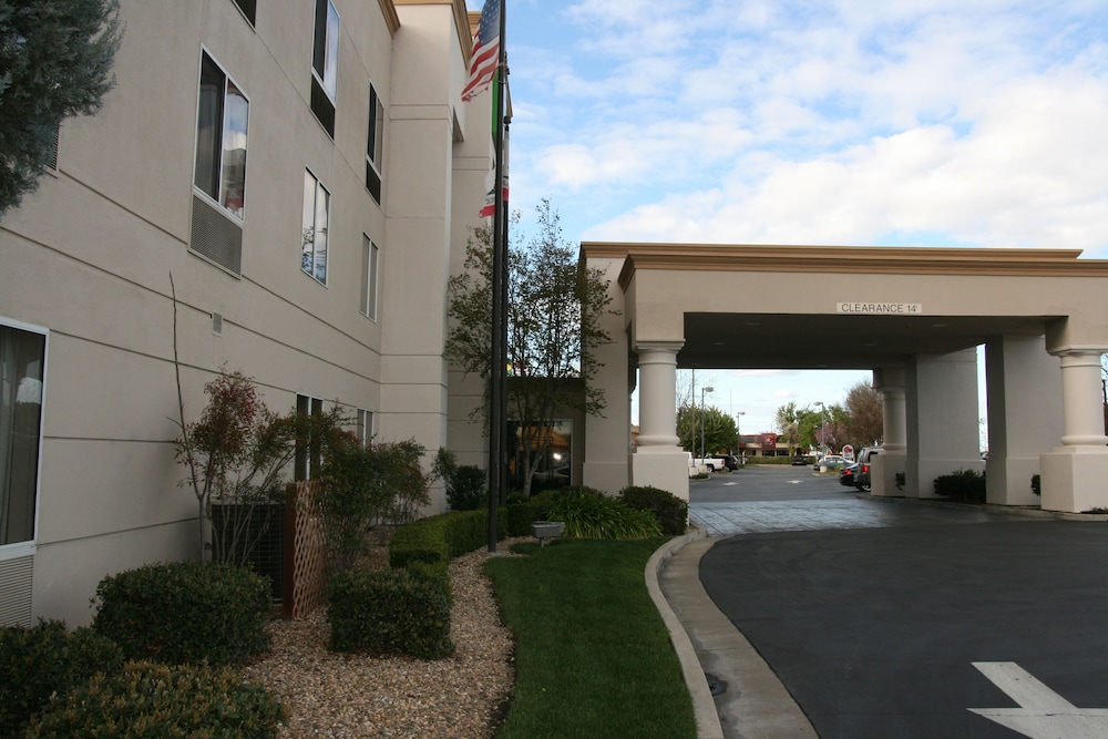 Holiday Inn Express Stockton Southeast by IHG - photo 21