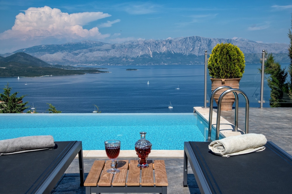 Ionian Heaven Villas — 4-Star Luxury Hotel in Lefkada, Greece