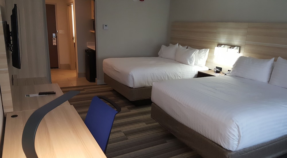Holiday Inn Express & Suites Toledo West by IHG - photo 4