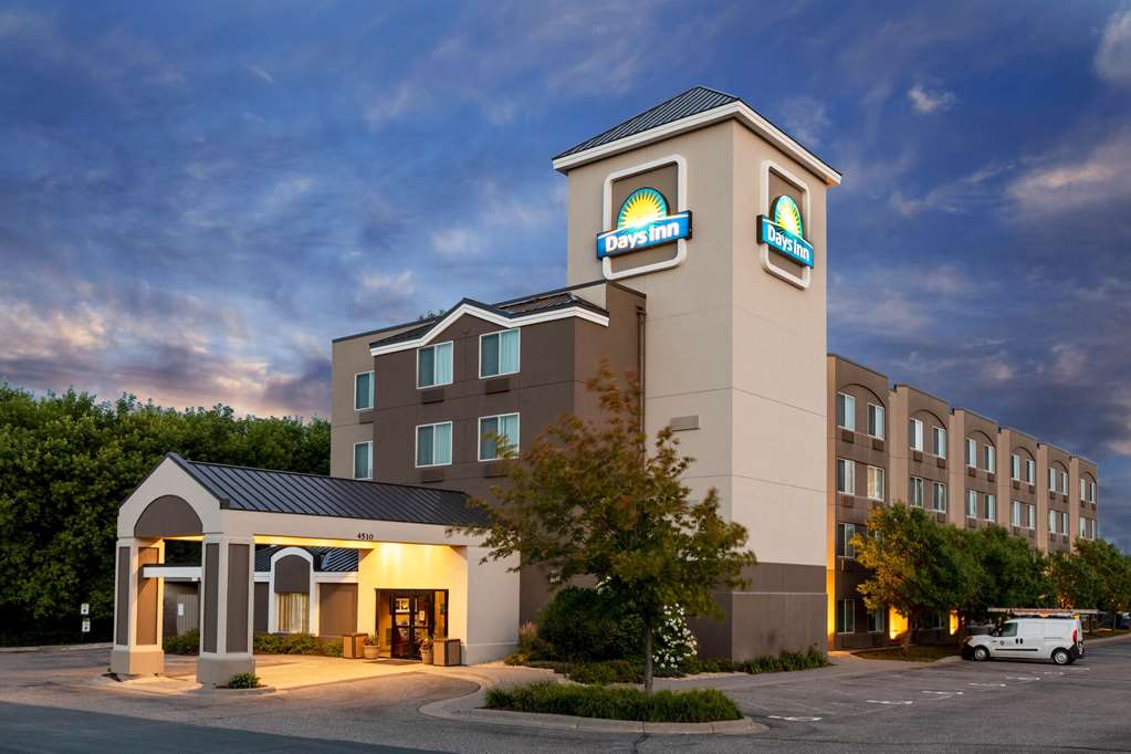 Days Inn By Wyndham Eagan Minnesota Near Mall Of America — Eagan