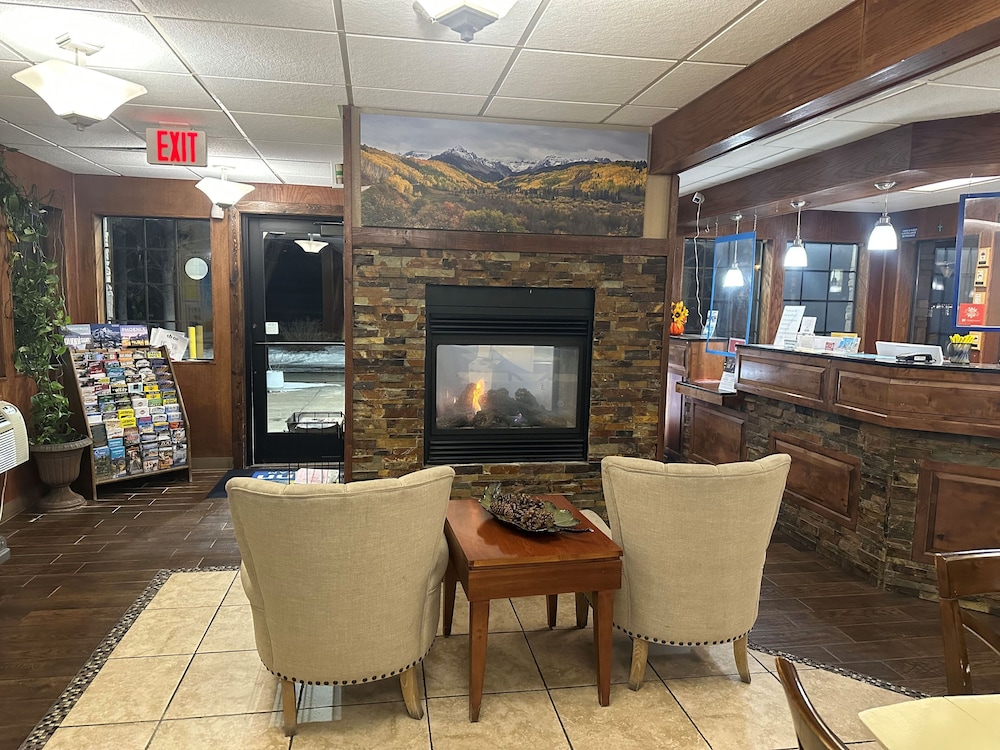 Days Inn & Suites by Wyndham Gunnison - photo 7