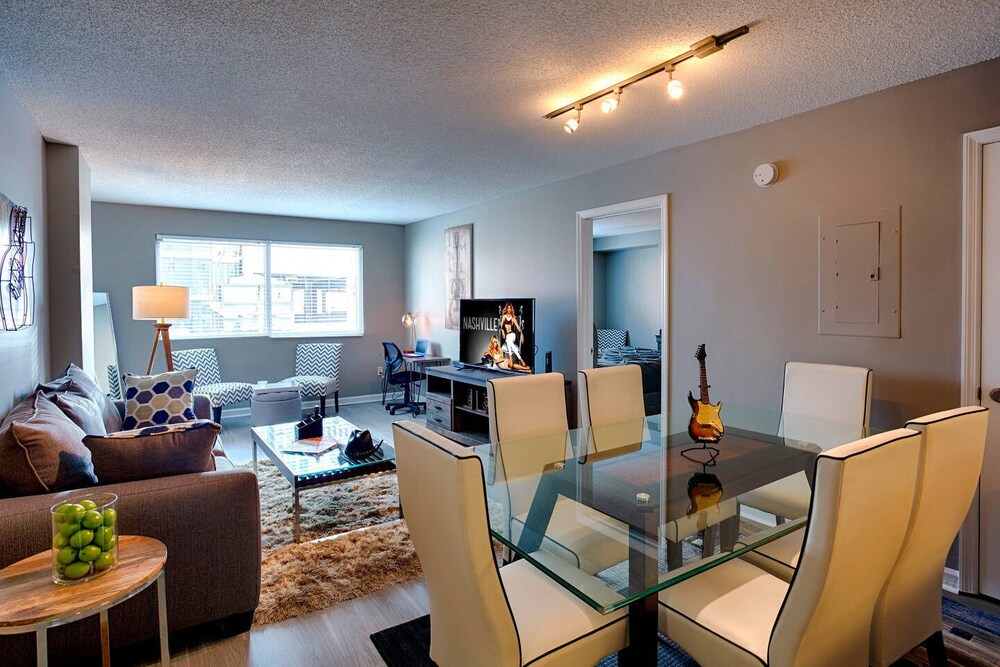 Skyline Suite with Penthouse & Rooftop Deck 6BR by Maddox Hotel - photo 20