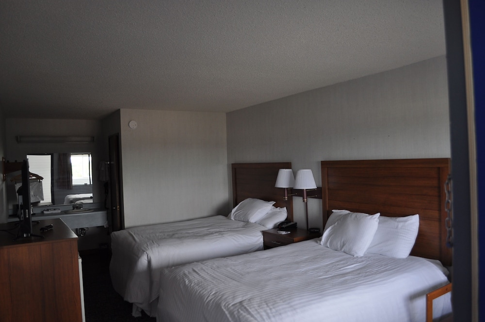 Super 8 by Wyndham Petoskey - photo 6